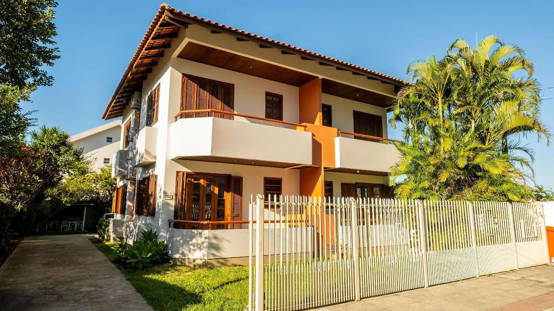 Lindos Apartamentos Prox Da Praia Stcy Florianópolis 0*,  البرازيل