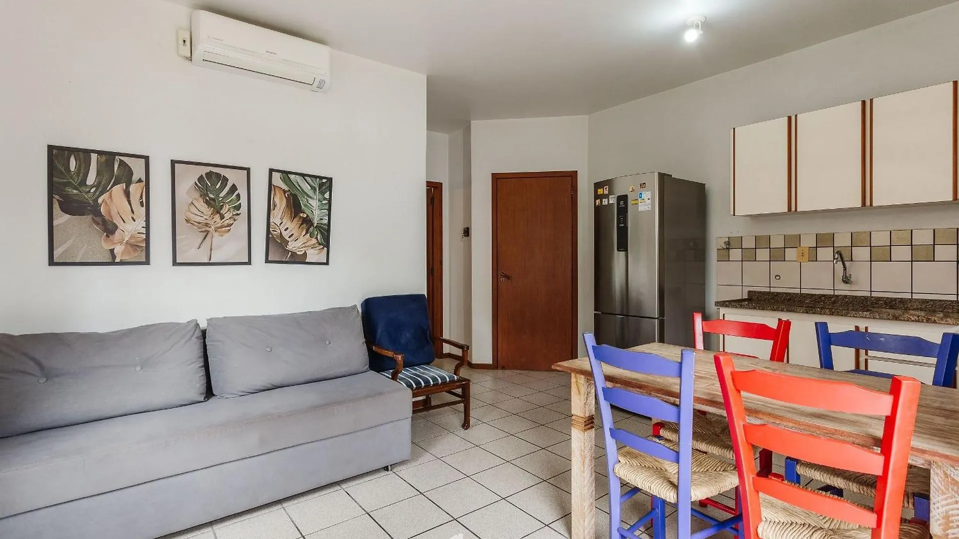 Lindos Apartamentos Prox Da Praia Stcy Florianópolis البرازيل